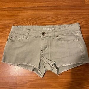 Refuge Shorts size 6 (HG)